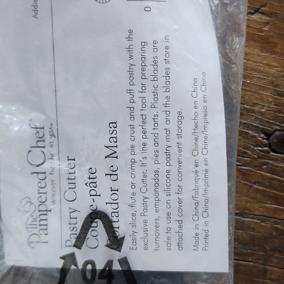 The Pampered Chef Pastry Cutter - Picture 5 of 6